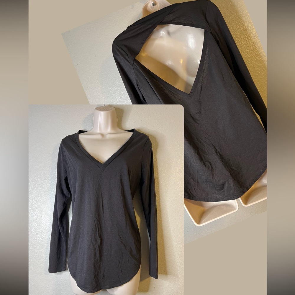 CHASER
V-Neck Long-Sleeve Tee Open Back NWT